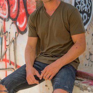 FRESH CLEAN TEES MEN'S SHORT SLEEVE V NECK TEE SHIRT COLOR: OLIVE